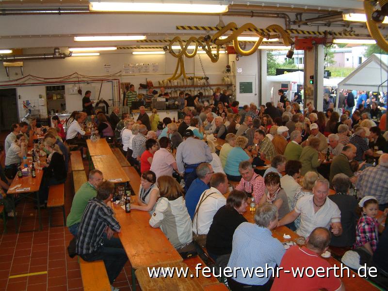 2011-04-30 Maibaumaufstellung (37).JPG